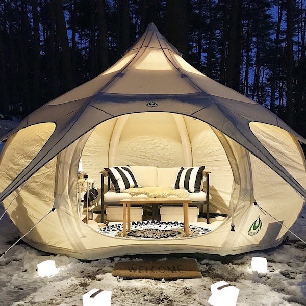 Leder du efter et oppusteligt telt ? Her ses et Lotus Belle Airbud 3m glampingtelt.